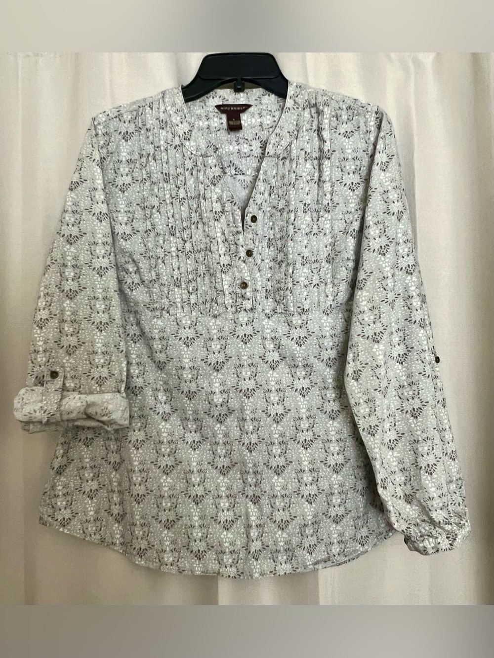 Bit & Bridle Women’s Large Gray Floral Print Pintuck Peasant Blouse - Picture 4 of 7